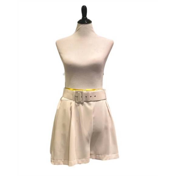 NEW LAVENDER BROWN high waist shorts in cream